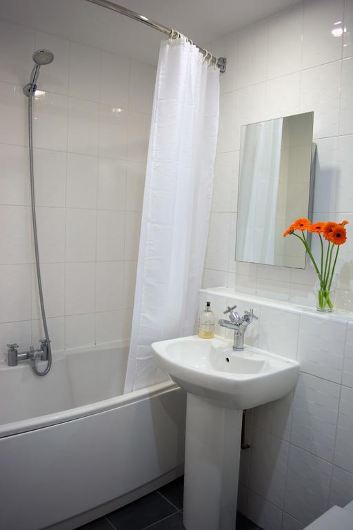 Parc Y Bryn Serviced Apartments Абъристуит Екстериор снимка